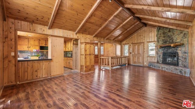 886 Sandalwood Drive, Lake Arrowhead, CA 92352