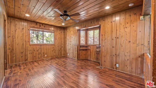 886 Sandalwood Drive, Lake Arrowhead, CA 92352