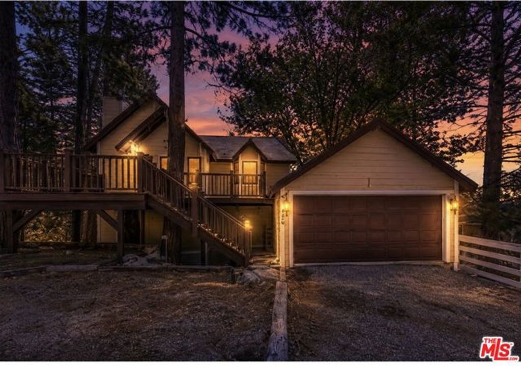 886 Sandalwood Drive, Lake Arrowhead, CA 92352