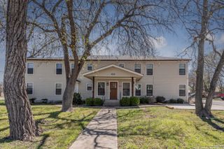 610 Butcher St Apt E, New Braunfels, TX 78130
