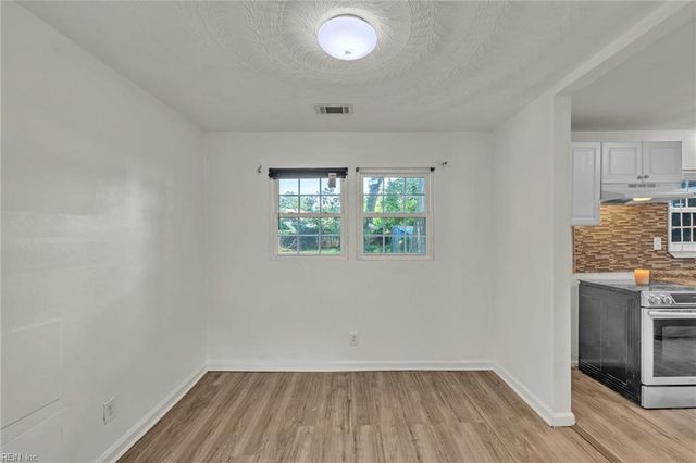7 Red Barn Court CT, Portsmouth, VA 23703