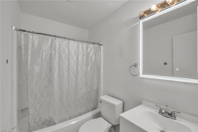 7 Red Barn Court CT, Portsmouth, VA 23703