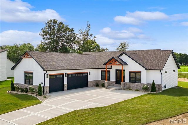 577 Tea Olive Blvd, O'fallon, IL 62269