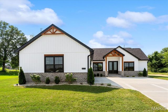 577 Tea Olive Blvd, O'fallon, IL 62269