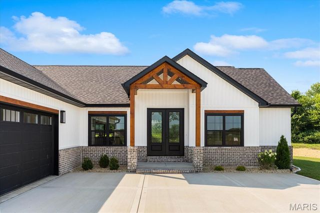577 Tea Olive Blvd, O'fallon, IL 62269