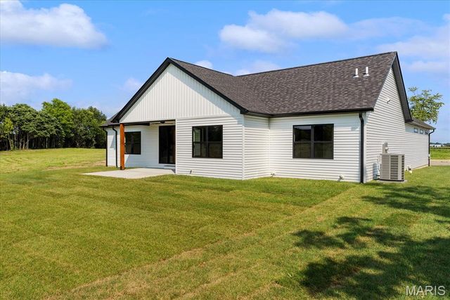 577 Tea Olive Blvd, O'fallon, IL 62269