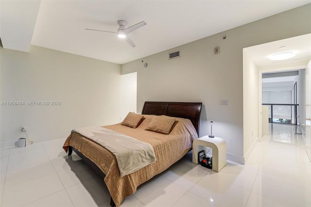 6000 Collins Ave 112, Miami Beach, FL 33140