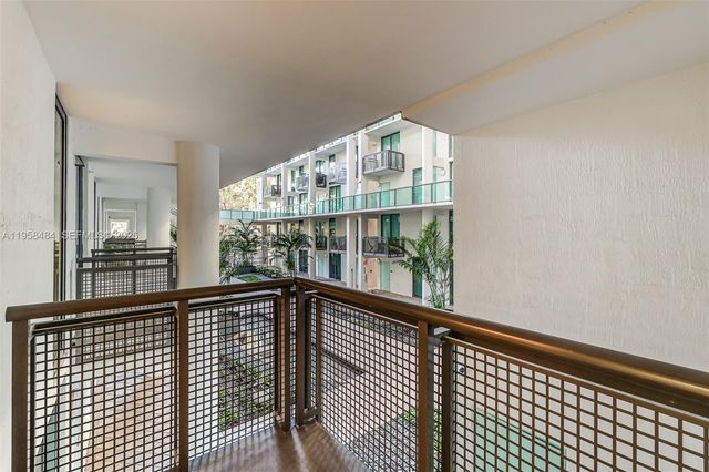 6000 Collins Ave 112, Miami Beach, FL 33140