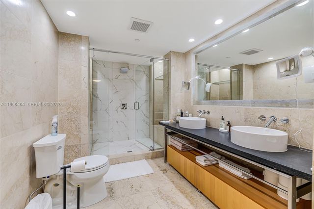 6000 Collins Ave 112, Miami Beach, FL 33140