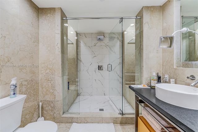 6000 Collins Ave 112, Miami Beach, FL 33140