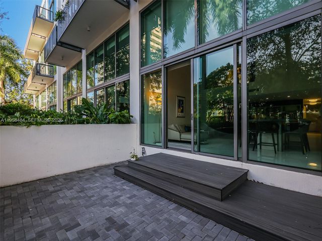 6000 Collins Ave 112, Miami Beach, FL 33140