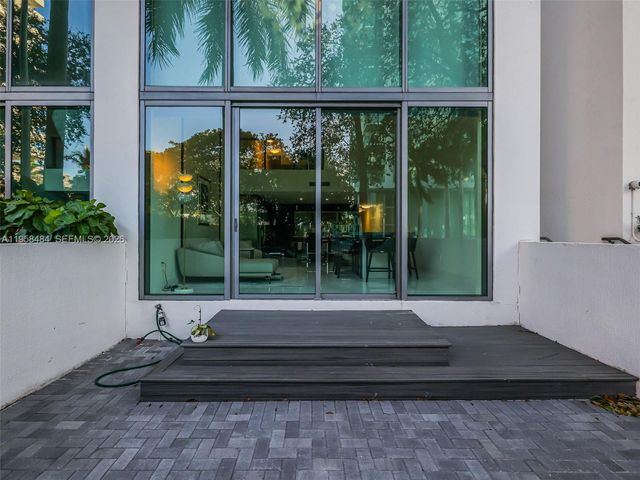 6000 Collins Ave 112, Miami Beach, FL 33140