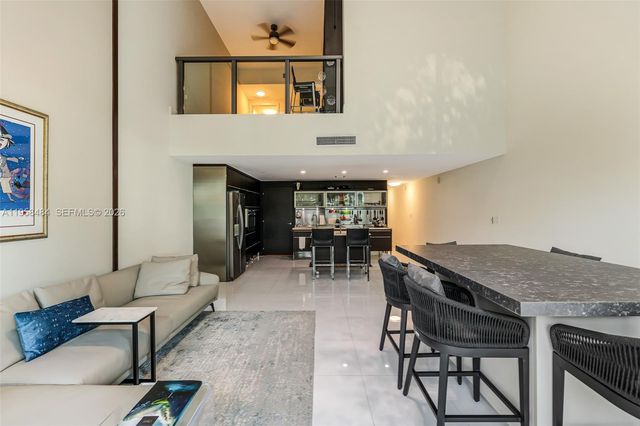 6000 Collins Ave 112, Miami Beach, FL 33140