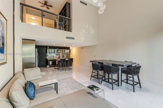 6000 Collins Ave 112, Miami Beach, FL 33140