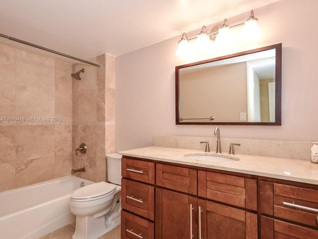 780 NE 69th St 1908, Miami, FL 33138