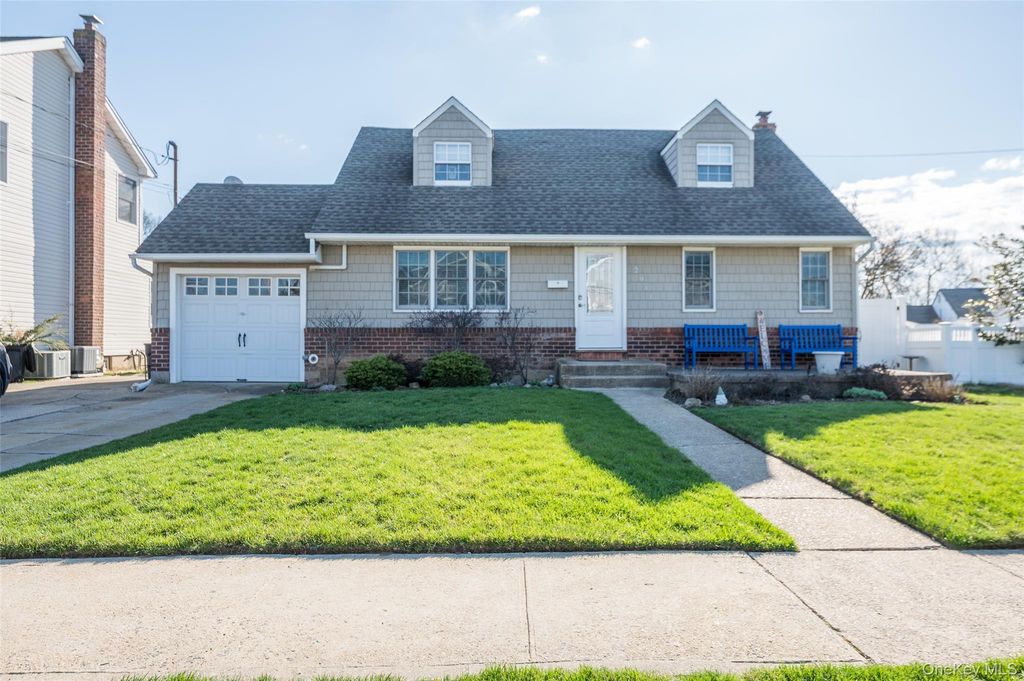 2941 Harvey Avenue, Oceanside, NY 11572