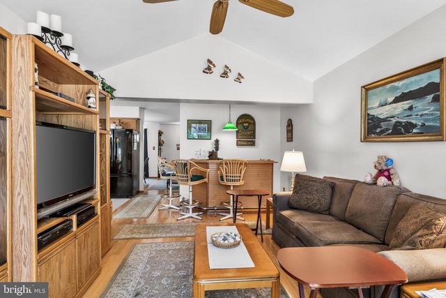 12 MORRIS DRIVE, Sicklerville, NJ 08081