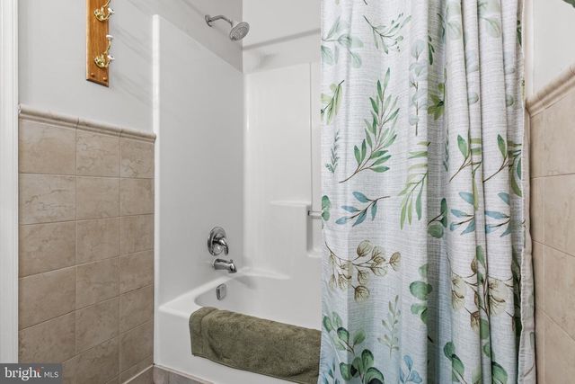 12 MORRIS DRIVE, Sicklerville, NJ 08081
