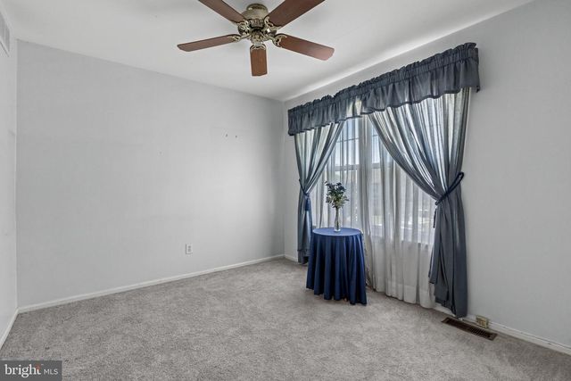 12 MORRIS DRIVE, Sicklerville, NJ 08081