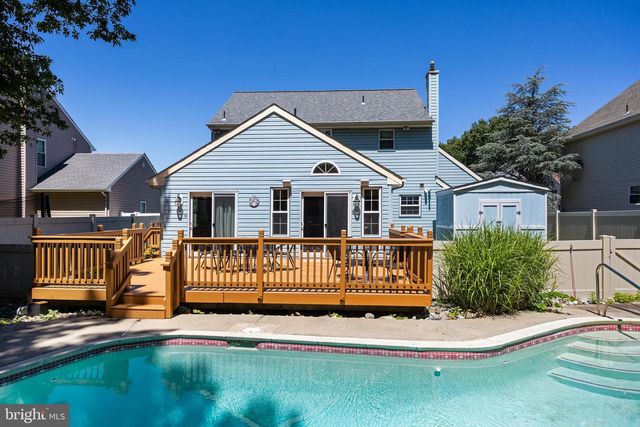12 MORRIS DRIVE, Sicklerville, NJ 08081