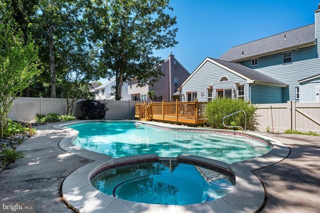 12 MORRIS DRIVE, Sicklerville, NJ 08081
