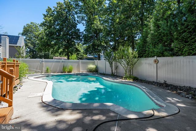 12 MORRIS DRIVE, Sicklerville, NJ 08081