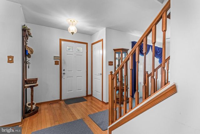 12 MORRIS DRIVE, Sicklerville, NJ 08081