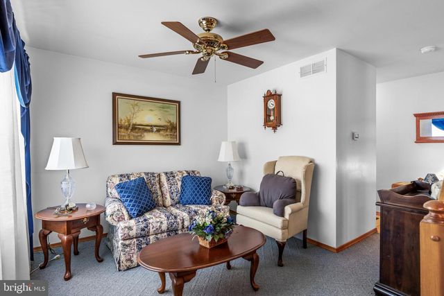 12 MORRIS DRIVE, Sicklerville, NJ 08081