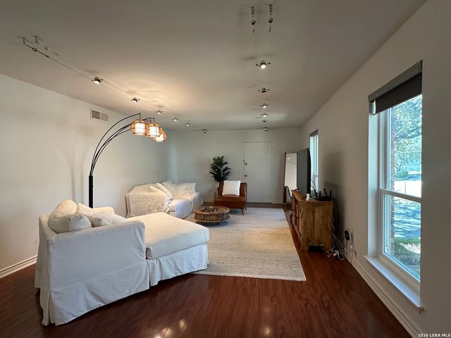 7500 Callaghan Rd Apt 262, San Antonio, TX 78229