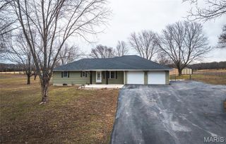 30400 Peach Blossom Lane, Lebanon, MO 65536