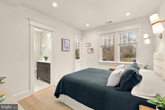 410 DOUGLAS ST NE, Washington, DC 20017