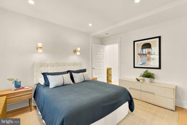 410 DOUGLAS ST NE, Washington, DC 20017