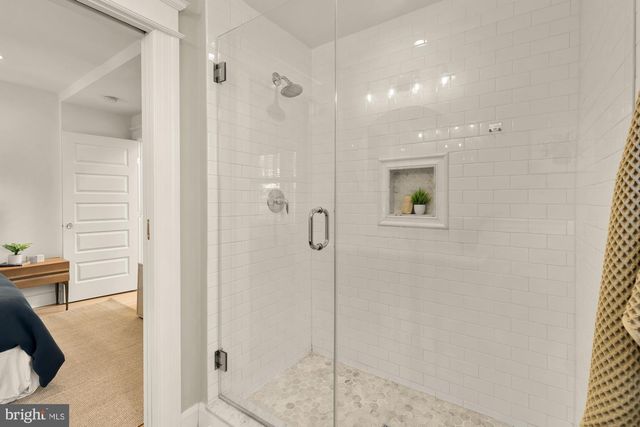 410 DOUGLAS ST NE, Washington, DC 20017