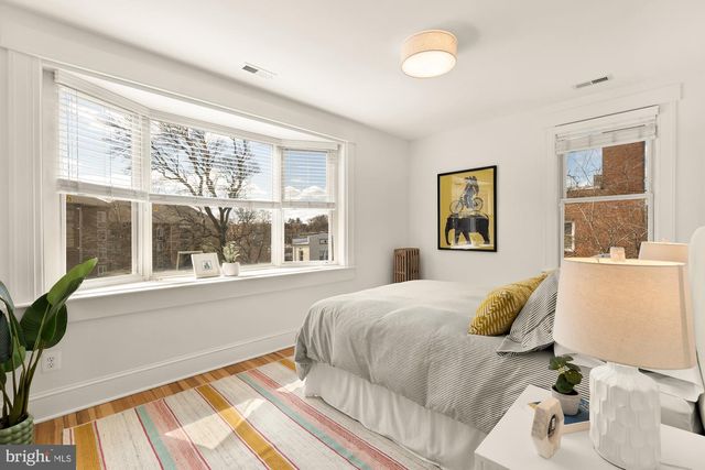 410 DOUGLAS ST NE, Washington, DC 20017