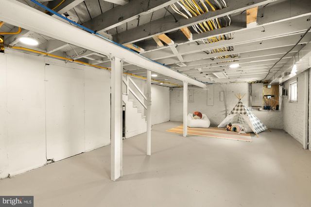 410 DOUGLAS ST NE, Washington, DC 20017