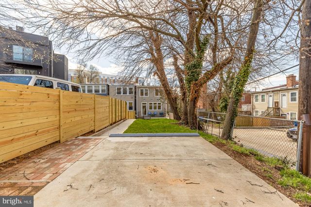 410 DOUGLAS ST NE, Washington, DC 20017