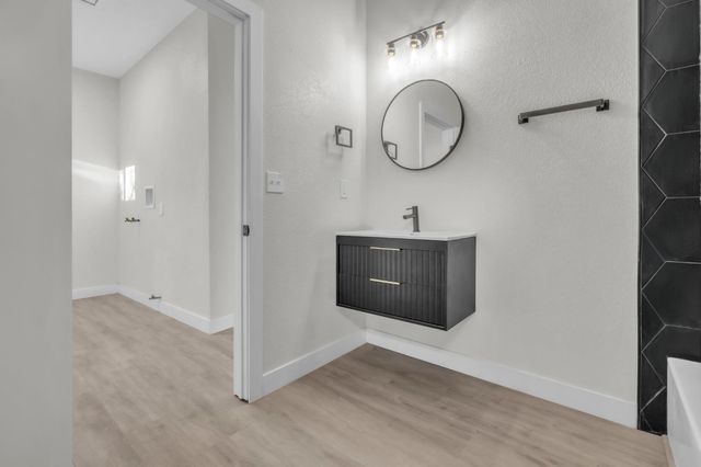 1249 S Madison St, Stockton, CA 95206