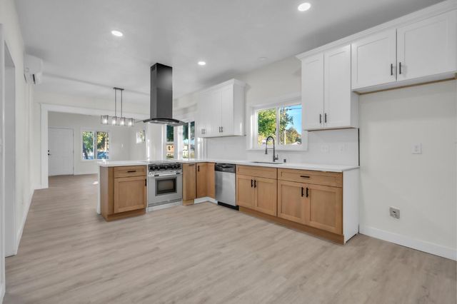 1249 S Madison St, Stockton, CA 95206