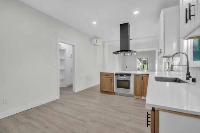 1249 S Madison St, Stockton, CA 95206