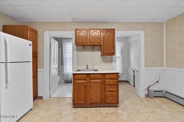 20 Saratoga Avenue, Mechanicville, NY 12118