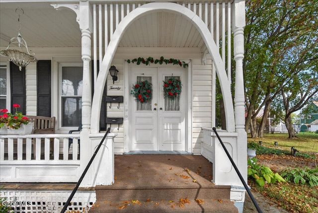 20 Saratoga Avenue, Mechanicville, NY 12118