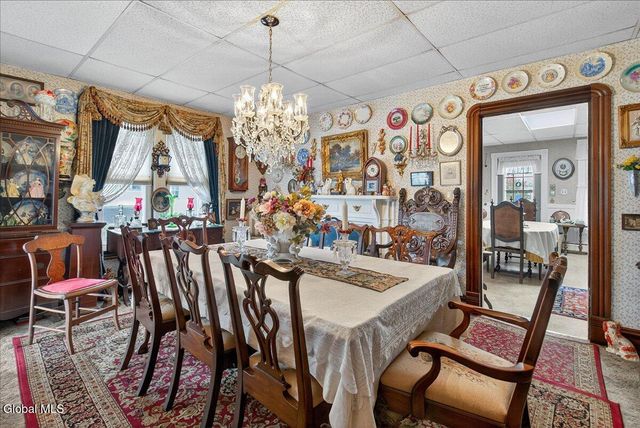 20 Saratoga Avenue, Mechanicville, NY 12118