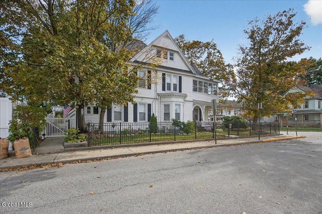 20 Saratoga Avenue, Mechanicville, NY 12118