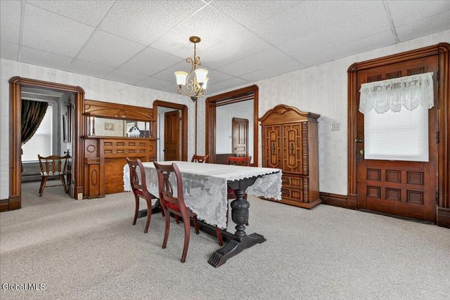 20 Saratoga Avenue, Mechanicville, NY 12118