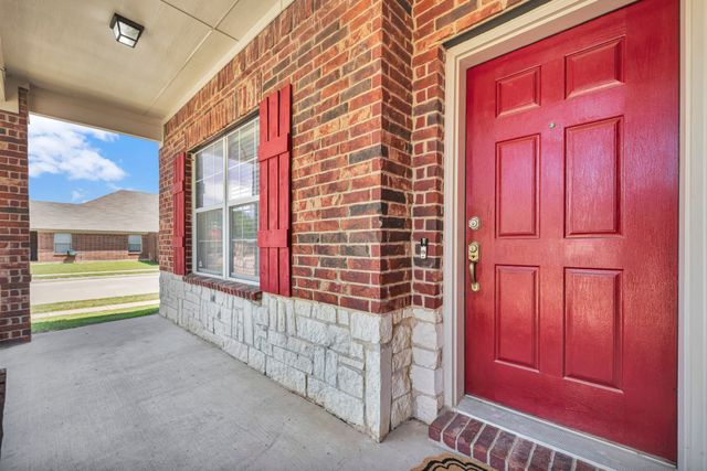 15724 Landing Creek Lane, Fort Worth, TX 76262