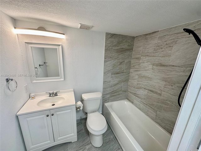 3630 N 56th Avenue 310, Hollywood, FL 33021