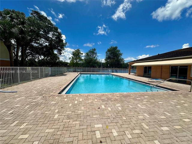 3630 N 56th Avenue 310, Hollywood, FL 33021