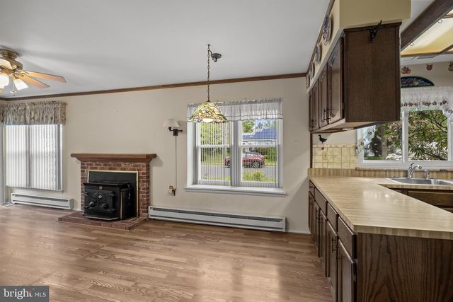 48 DUNSTABLE RD, Southampton, NJ 08088