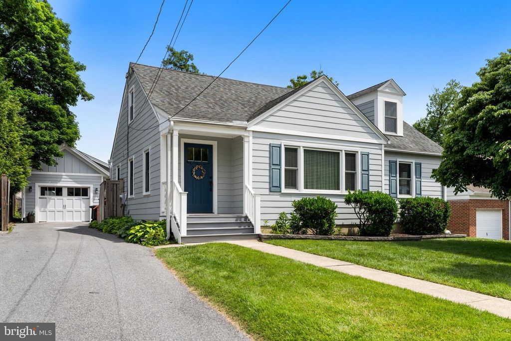 Image 1 of property listing at 2107 OAK LODGE RD, Baltimore, MD 21228