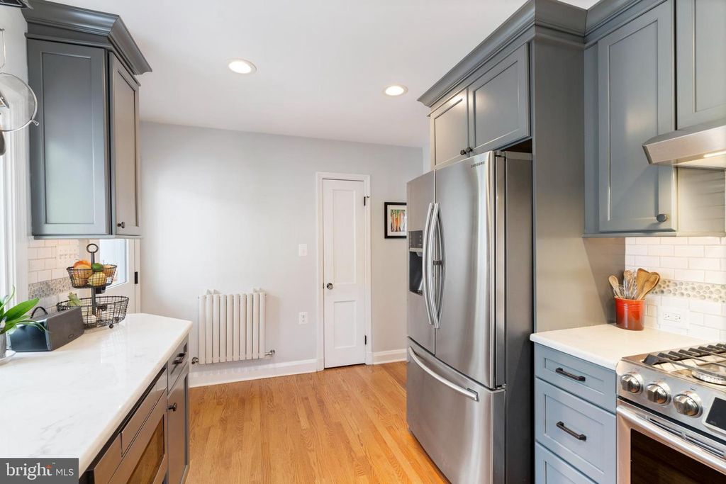 Image 15 of property listing at 2107 OAK LODGE RD, Baltimore, MD 21228